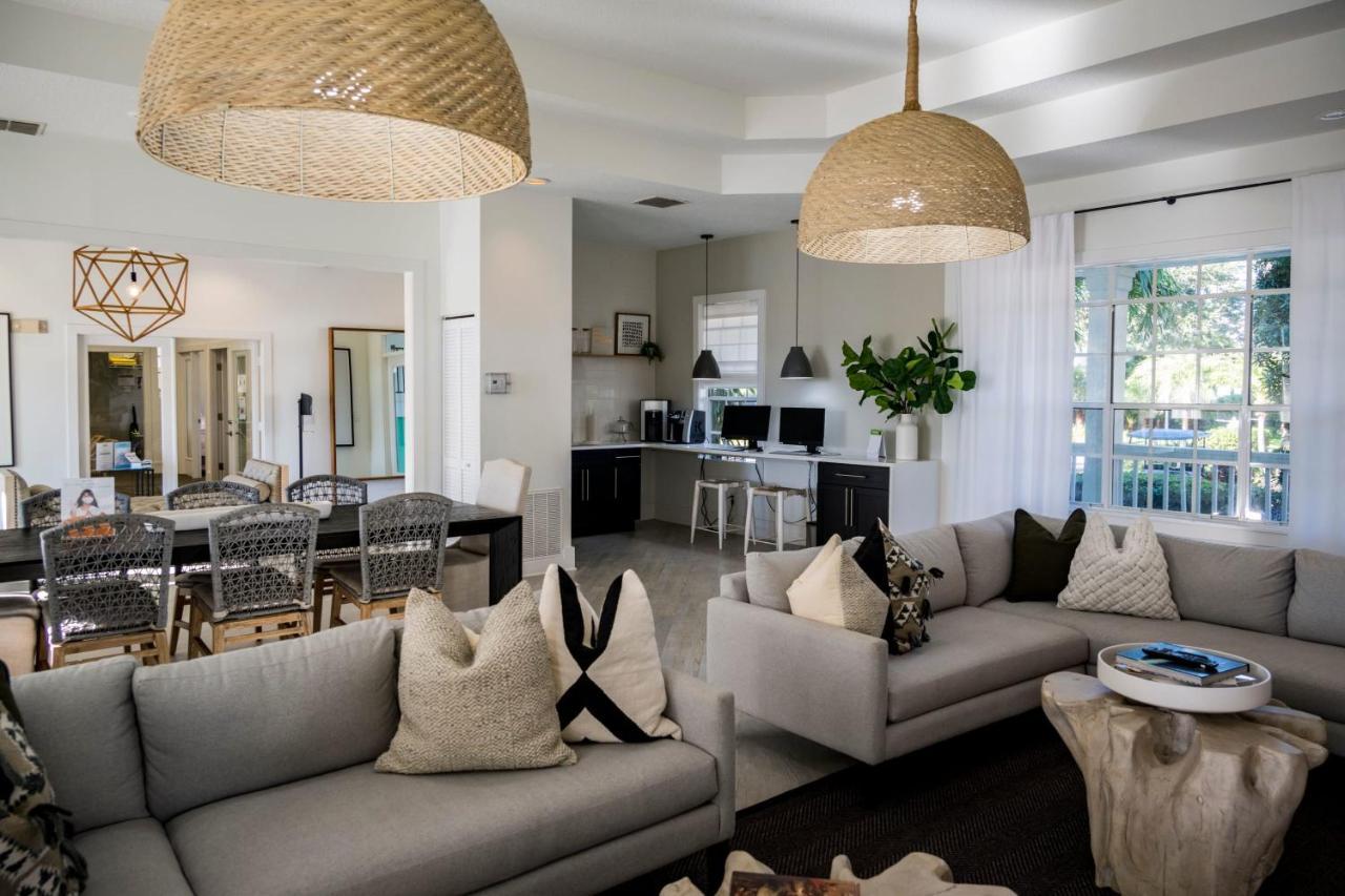شقة برادنتون  في Designed 2Br With Balcony Pool And Gym المظهر الخارجي الصورة
